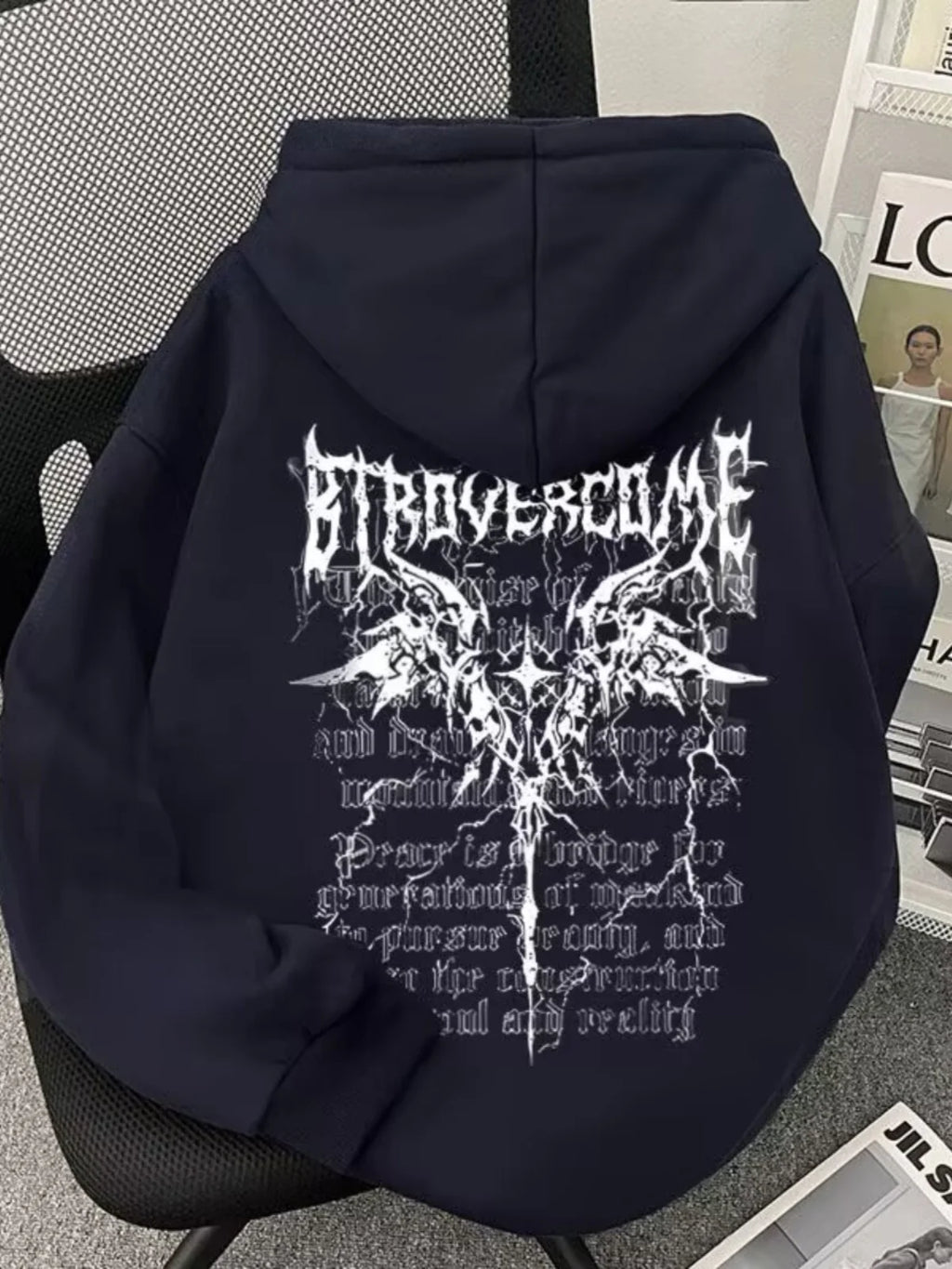 Graphic Wing Print Pullover Hoodie