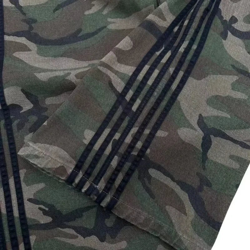 Camouflage Wide-Leg Jeans with Embroidered Side Stripes