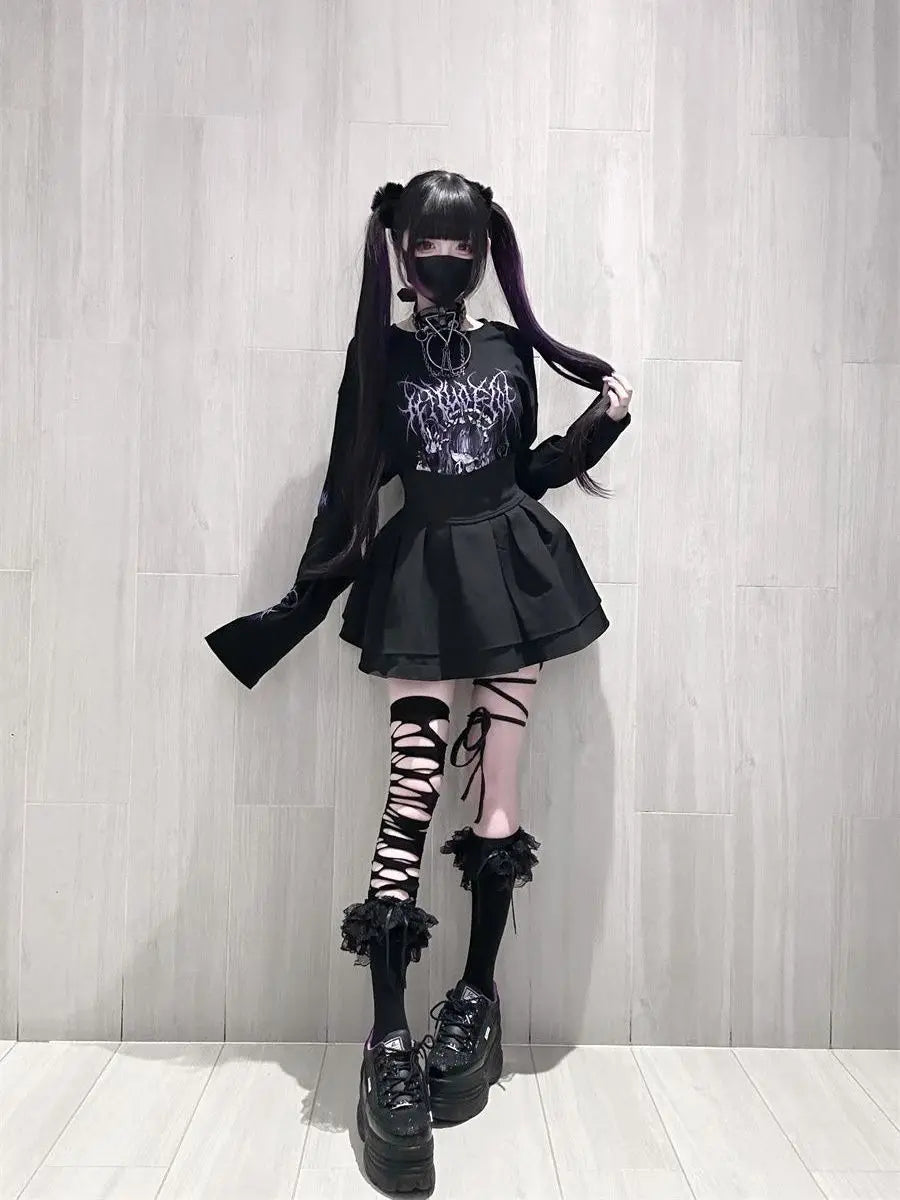 Black Gothic Graphic Long-Sleeve Tunic Top