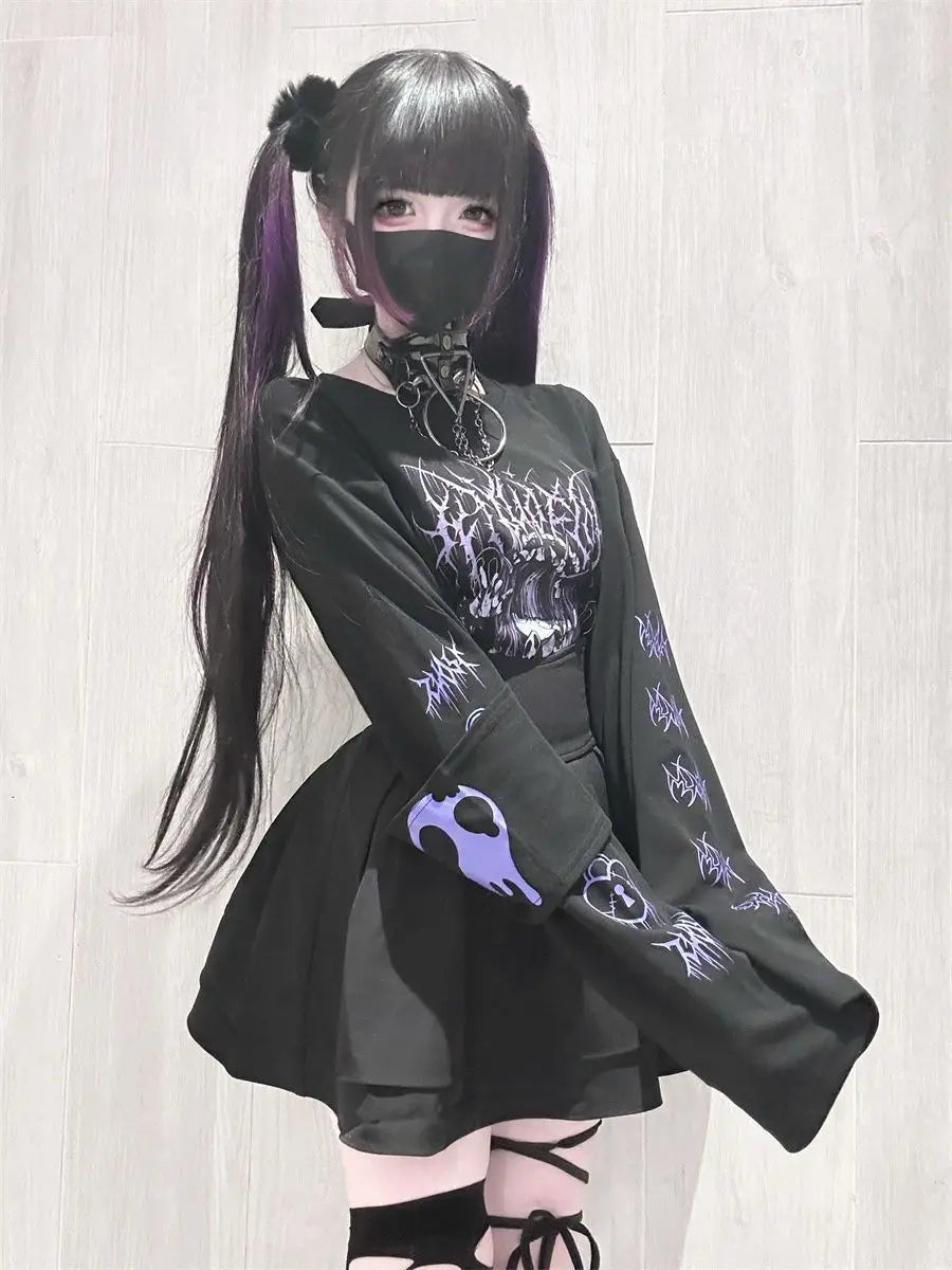Black Gothic Graphic Long-Sleeve Tunic Top