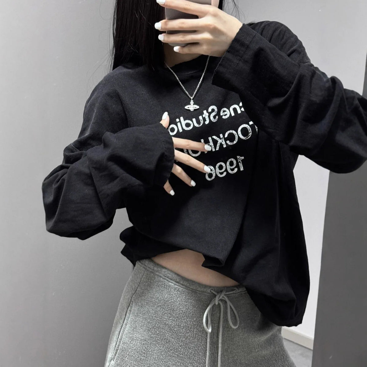 Women's Black Graphic Long-Sleeve T-Shirt