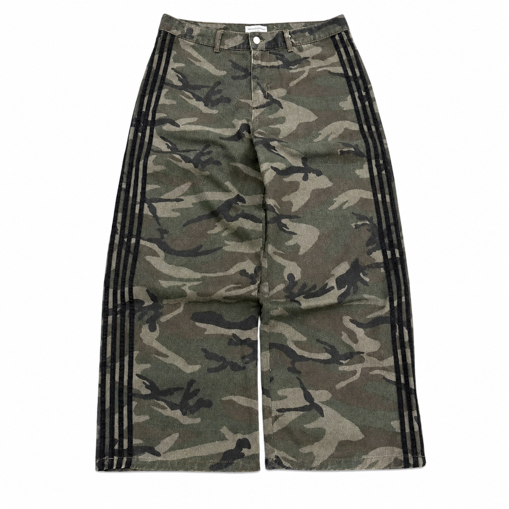 Camouflage Wide-Leg Jeans with Embroidered Side Stripes